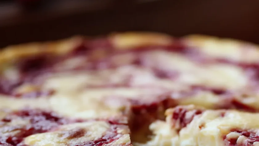 Sugar-Free Raspberry Swirl Cheesecake – Creamy, Tangy, and Keto-Approved